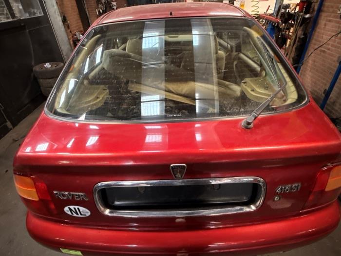 Baklucka från en Rover 400 (RT) 416Si 16V 1996