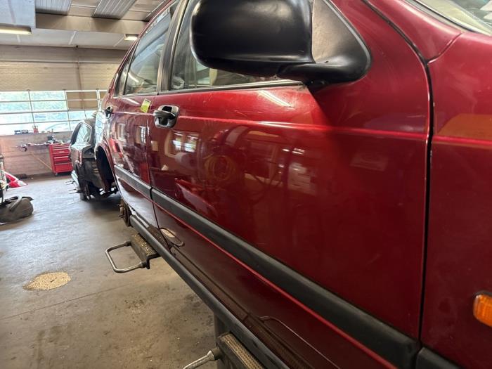 Framdörr, 4-dörrars, höger från en Rover 400 (RT) 416Si 16V 1996