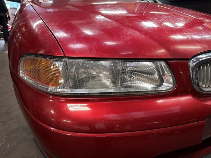 Strålkastare, höger från en Rover 400 (RT) 416Si 16V 1996