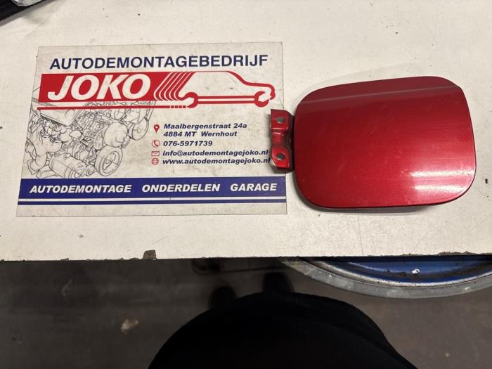 Tanklucka från en Rover 400 (RT) 416Si 16V 1996