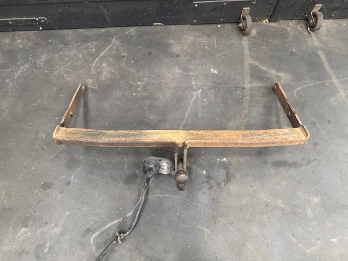 Dragkrok från en Volkswagen Golf IV Variant (1J5) 1.9 TDI 115 2000