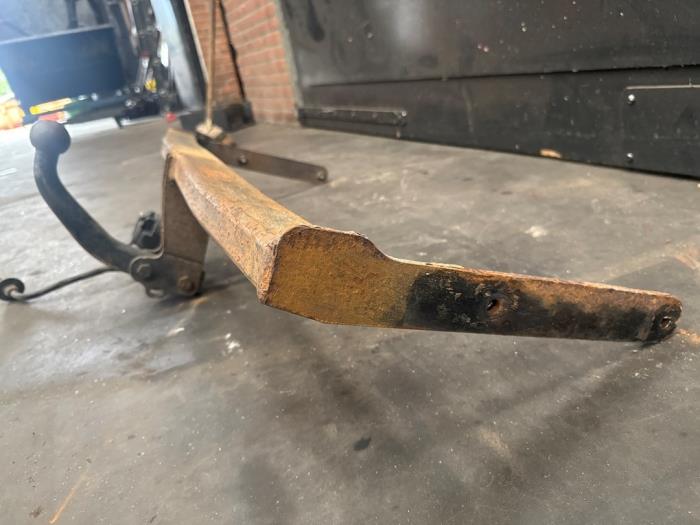 Dragkrok från en Volkswagen Golf IV Variant (1J5) 1.9 TDI 115 2000