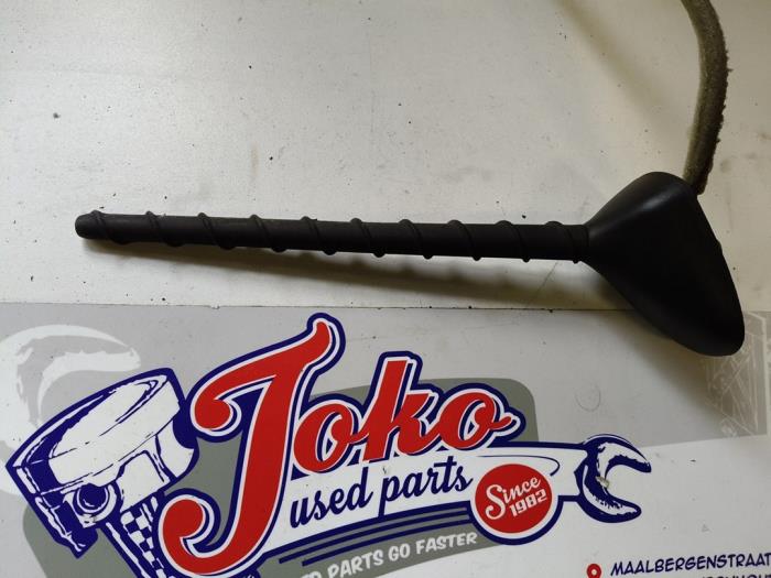 Antenn från en Opel Karl 1.0 12V 2015