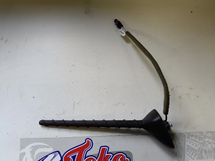Antenn från en Opel Karl 1.0 12V 2015