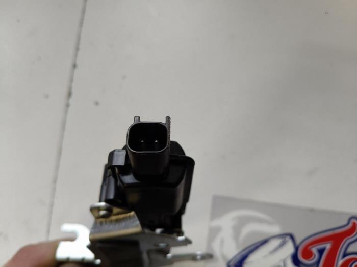 Centrallåsmotor från en Ford Fiesta 5 (JD/JH) 1.4 TDCi 2005