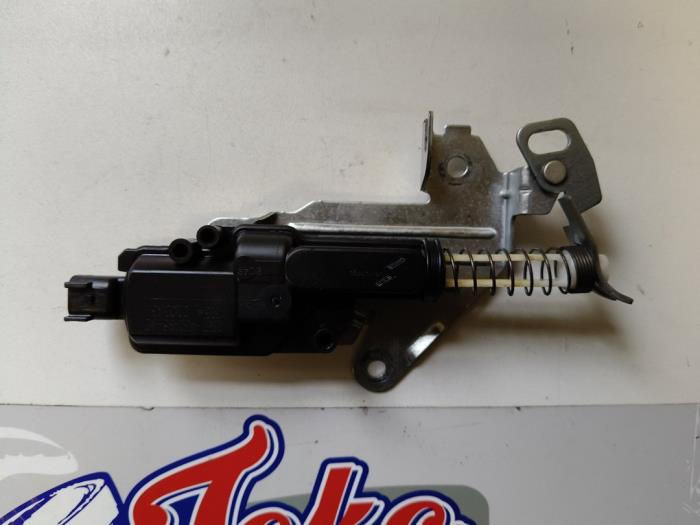 Centrallåsmotor från en Ford Fiesta 5 (JD/JH) 1.4 TDCi 2005