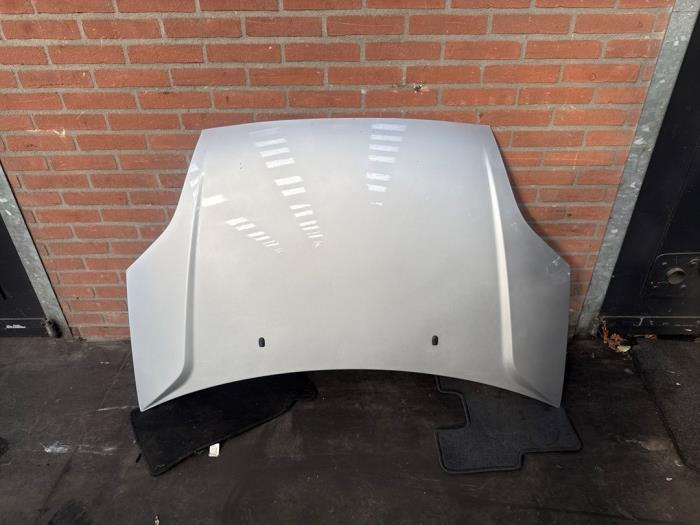 Motorhuv från en Ford Fiesta 5 (JD/JH) 1.4 TDCi 2005