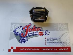 Begagnade Handtag, baklucka Seat Leon (5FB) 1.4 TSI 16V Pris på förfrågan erbjuds av Autodemontage Joko B.V.