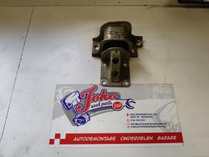 Używane Wspornik skrzyni biegów Citroen Jumper (U9) 2.2 HDi 120 Cena na żądanie oferowane przez Autodemontage Joko B.V.