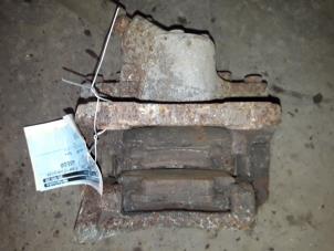 Gebruikte Remklauw (Tang) links-voor Renault Clio II Societe (SB) 1.5 dCi 65 Prijs op aanvraag aangeboden door Autodemontage Joko B.V.