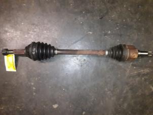 Begagnade Drivaxel, vänster fram Ford Transit 2.0 TDdi 16V Pris på förfrågan erbjuds av Autodemontage Joko B.V.