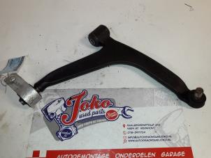 Begagnade Främre undre gaffelben, höger Citroen Xsara Picasso (CH) 2.0 HDi 90 Pris på förfrågan erbjuds av Autodemontage Joko B.V.