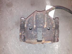 Begagnade Främre bromsok, vänster Citroen Xsara Picasso (CH) 2.0 HDi 90 Pris på förfrågan erbjuds av Autodemontage Joko B.V.