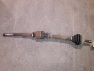 Begagnade Drivaxel, höger fram Peugeot 406 Break (8E/F) 1.8 16V Pris på förfrågan erbjuds av Autodemontage Joko B.V.