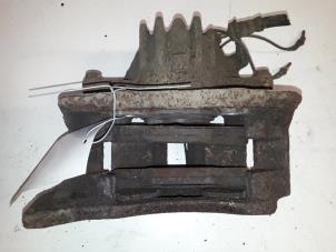 Begagnade Främre bromsok, höger Peugeot 406 Break (8E/F) 1.8 16V Pris på förfrågan erbjuds av Autodemontage Joko B.V.