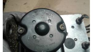 Begagnade ABS-pump Mercedes C (W202) 2.2 C-220 CDI 16V Pris på förfrågan erbjuds av Autodemontage Joko B.V.