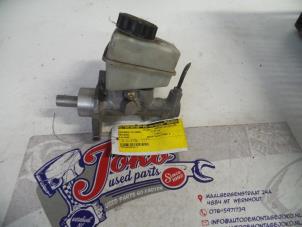 Begagnade Huvudcylinder Mercedes C (W202) 2.2 C-220 CDI 16V Pris på förfrågan erbjuds av Autodemontage Joko B.V.