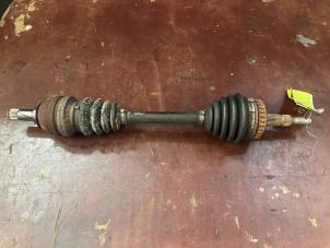 Begagnade Drivaxel, vänster fram Opel Vectra B (36) 1.6 16V Ecotec Pris på förfrågan erbjuds av Autodemontage Joko B.V.