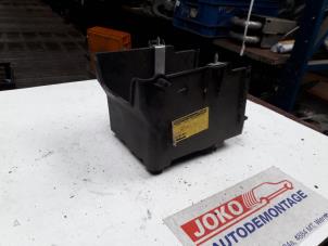 Begagnade Batterilåda Ford Fiesta 6 (JA8) 1.25 16V Van Pris på förfrågan erbjuds av Autodemontage Joko B.V.