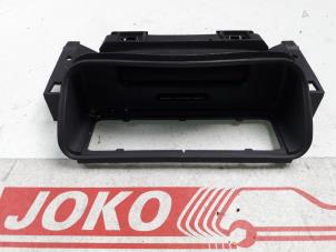 Begagnade Innerdisplay Renault Clio II (BB/CB) 1.4 16V Pris på förfrågan erbjuds av Autodemontage Joko B.V.