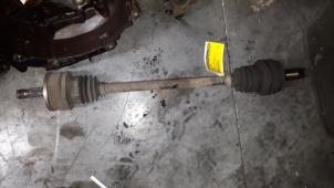 Begagnade Drivaxel, vänster bak Mercedes C (W203) 2.2 C-200 CDI 16V Pris på förfrågan erbjuds av Autodemontage Joko B.V.
