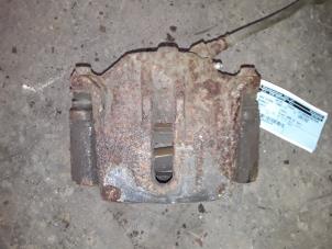 Gebruikte Remklauw (Tang) links-voor Renault Scénic II (JM) 1.5 dCi 105 Prijs op aanvraag aangeboden door Autodemontage Joko B.V.