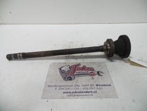 Begagnade Drivaxel, höger fram Mercedes Vito (638.0) 2.2 CDI 108 16V Pris på förfrågan erbjuds av Autodemontage Joko B.V.