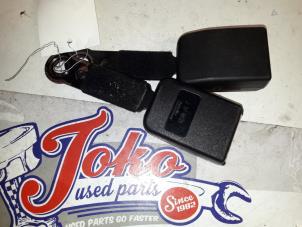 Begagnade Främre bältesspänne, vänster Citroen Xsara Picasso (CH) 1.8 16V Pris på förfrågan erbjuds av Autodemontage Joko B.V.