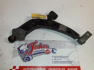 Begagnade Främre undre gaffelben, vänster Citroen Xsara Picasso (CH) 1.8 16V Pris på förfrågan erbjuds av Autodemontage Joko B.V.