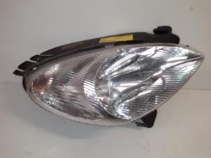 Begagnade Strålkastare, höger Citroen Xsara Picasso (CH) 1.8 16V Pris på förfrågan erbjuds av Autodemontage Joko B.V.