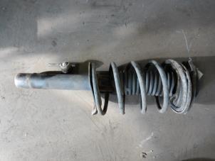 Begagnade Stötdämparstång, höger fram Citroen Xsara Picasso (CH) 2.0 HDi 90 Pris på förfrågan erbjuds av Autodemontage Joko B.V.