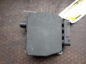 Używane Przekaznik podcisnienia Volkswagen Passat Variant (3C5) 1.9 TDI Cena na żądanie oferowane przez Autodemontage Joko B.V.