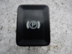 Gebruikte Schakelaar handrem Volkswagen Passat Variant (3C5) 1.9 TDI Prijs op aanvraag aangeboden door Autodemontage Joko B.V.