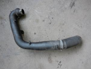 Begagnade Luftintagsslang Volkswagen Passat Variant (3C5) 1.9 TDI Pris på förfrågan erbjuds av Autodemontage Joko B.V.