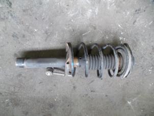 Begagnade Stötdämparstång, vänster fram Citroen Xsara Picasso (CH) 1.8 16V Pris på förfrågan erbjuds av Autodemontage Joko B.V.