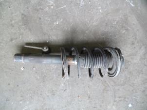 Begagnade Stötdämparstång, höger fram Citroen Xsara Picasso (CH) 1.8 16V Pris på förfrågan erbjuds av Autodemontage Joko B.V.