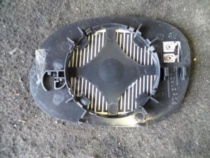 Begagnade Spegelglas, höger Citroen Xsara Picasso (CH) 1.8 16V Pris på förfrågan erbjuds av Autodemontage Joko B.V.