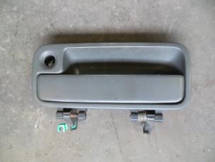 Gebruikte Portiergreep 2Deurs links Landrover Freelander Hard Top 1.8 16V Prijs op aanvraag aangeboden door Autodemontage Joko B.V.