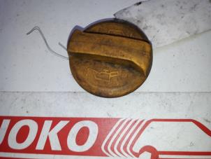 Begagnade Oljelock Opel Astra G Caravan (F35) 1.6 16V Pris på förfrågan erbjuds av Autodemontage Joko B.V.