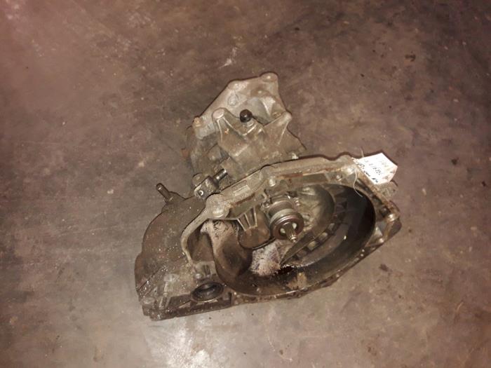Växellåda från en Opel Astra G Caravan (F35) 1.6 16V 2000