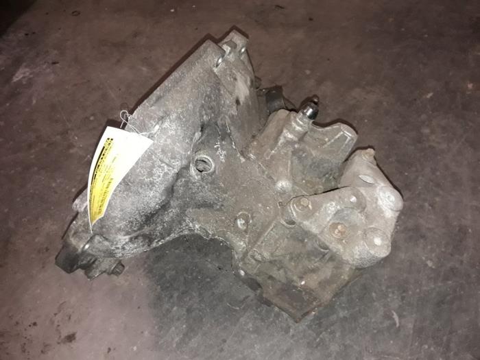 Växellåda från en Opel Astra G Caravan (F35) 1.6 16V 2000