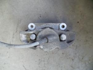 Begagnade Främre bromsok, vänster BMW 5 serie Touring (E61) 530d 24V Pris på förfrågan erbjuds av Autodemontage Joko B.V.