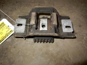 Gebruikte Motorsteun Ford Fiesta 5 (JD/JH) 1.3 Prijs op aanvraag aangeboden door Autodemontage Joko B.V.