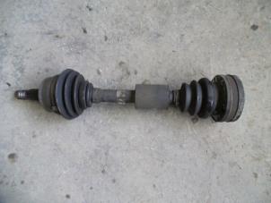 Gebruikte Steekas links-voor Alfa Romeo GT (937) 2.0 JTS 16V Prijs op aanvraag aangeboden door Autodemontage Joko B.V.