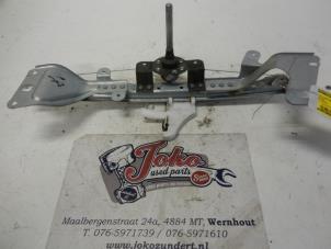 Gebruikte Raammechaniek 4Deurs links-achter Ford Fusion 1.4 TDCi Prijs op aanvraag aangeboden door Autodemontage Joko B.V.