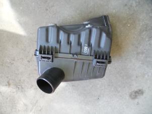 Begagnade Luftfilterhus Kia Cerato 1.6 16V Pris på förfrågan erbjuds av Autodemontage Joko B.V.