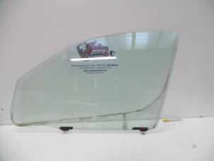 Gebruikte Portierruit 4Deurs links-voor Daihatsu YRV (M2) 1.0 12V DVVT STi Prijs op aanvraag aangeboden door Autodemontage Joko B.V.