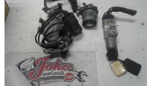 Begagnade Cylinderlåsuppsättning (komplett) Opel Calibra 2.0i Pris på förfrågan erbjuds av Autodemontage Joko B.V.