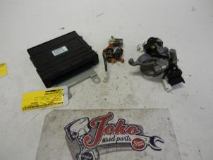 Begagnade Cylinderlåsuppsättning (komplett) Mitsubishi Colt (CJ) 1.3 GL,GLX 12V Pris på förfrågan erbjuds av Autodemontage Joko B.V.