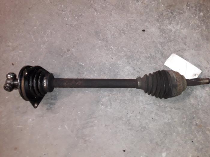 Homokineetas links-voor van een Renault Megane Coupé (DA) 2.0i 1998